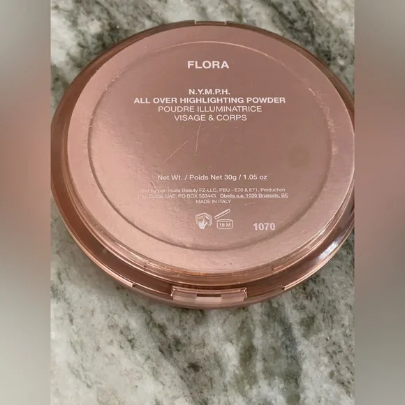 🥇HUDA BEAUTY N.Y.M.P. Highlighter, FLORA 
Very Rare!! Made in Italy - Picture 4 of 14